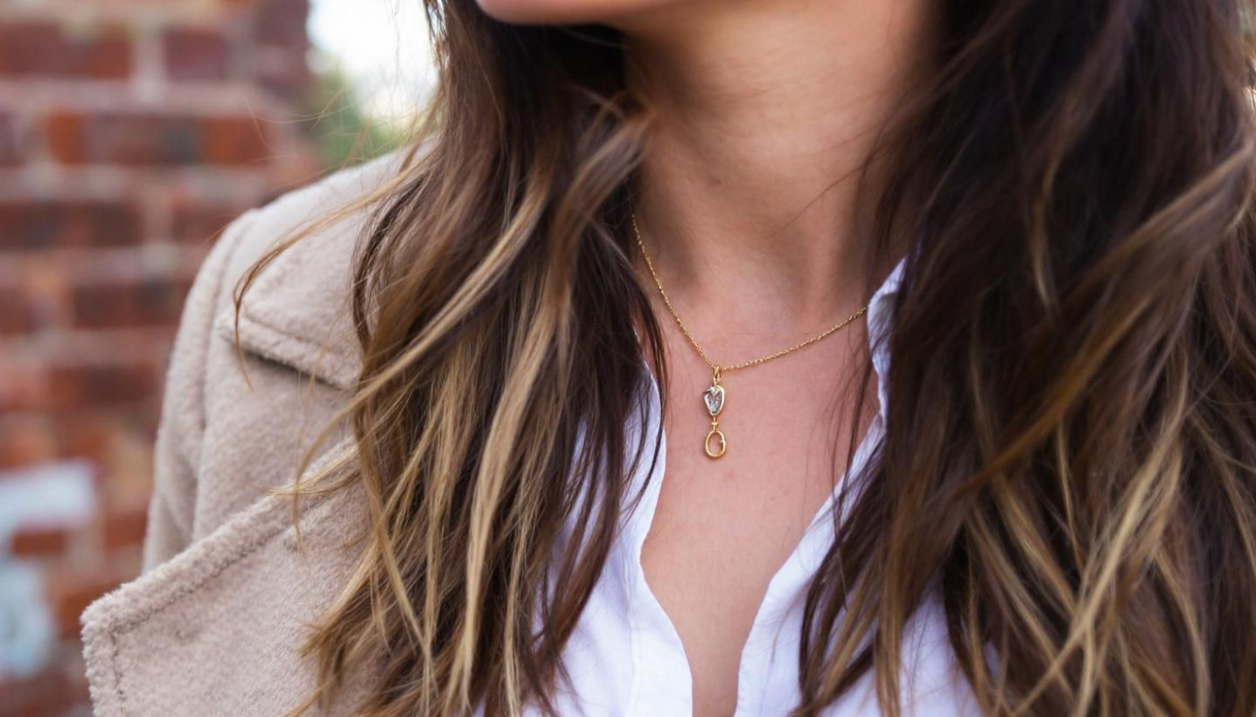 L'art de combiner des bijoux personnalisés avec votre style quotidien